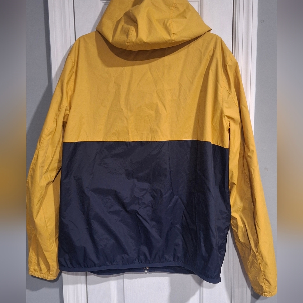 Tommy Hilfiger Yellow and Black Jacket 🚭SMOKE FREE HOME - Picture 3 of 10